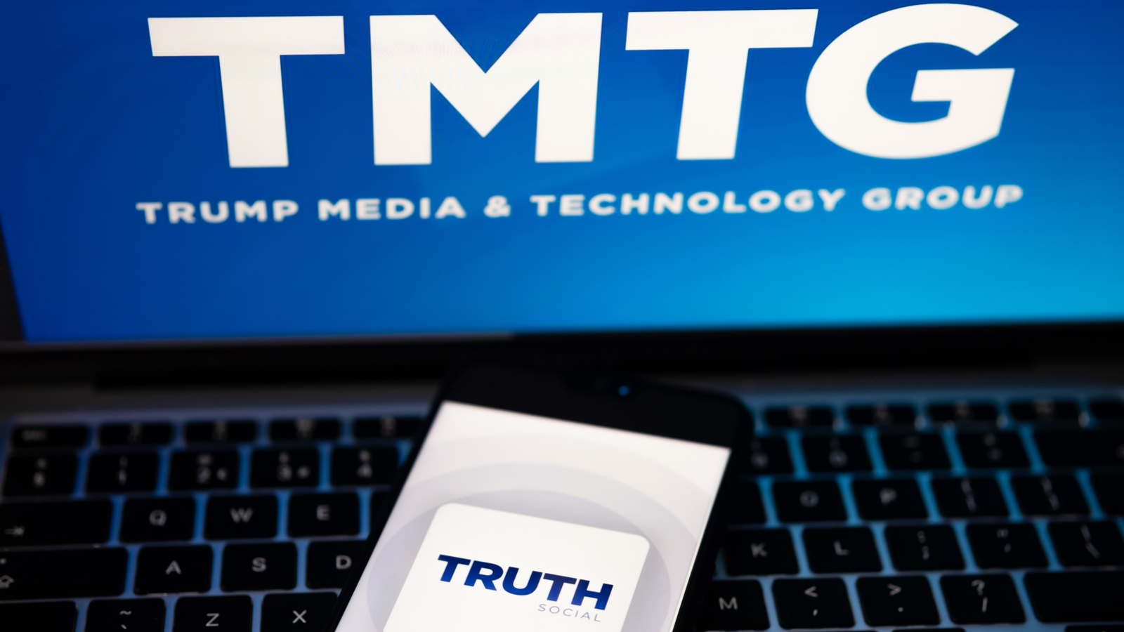 DJT logo